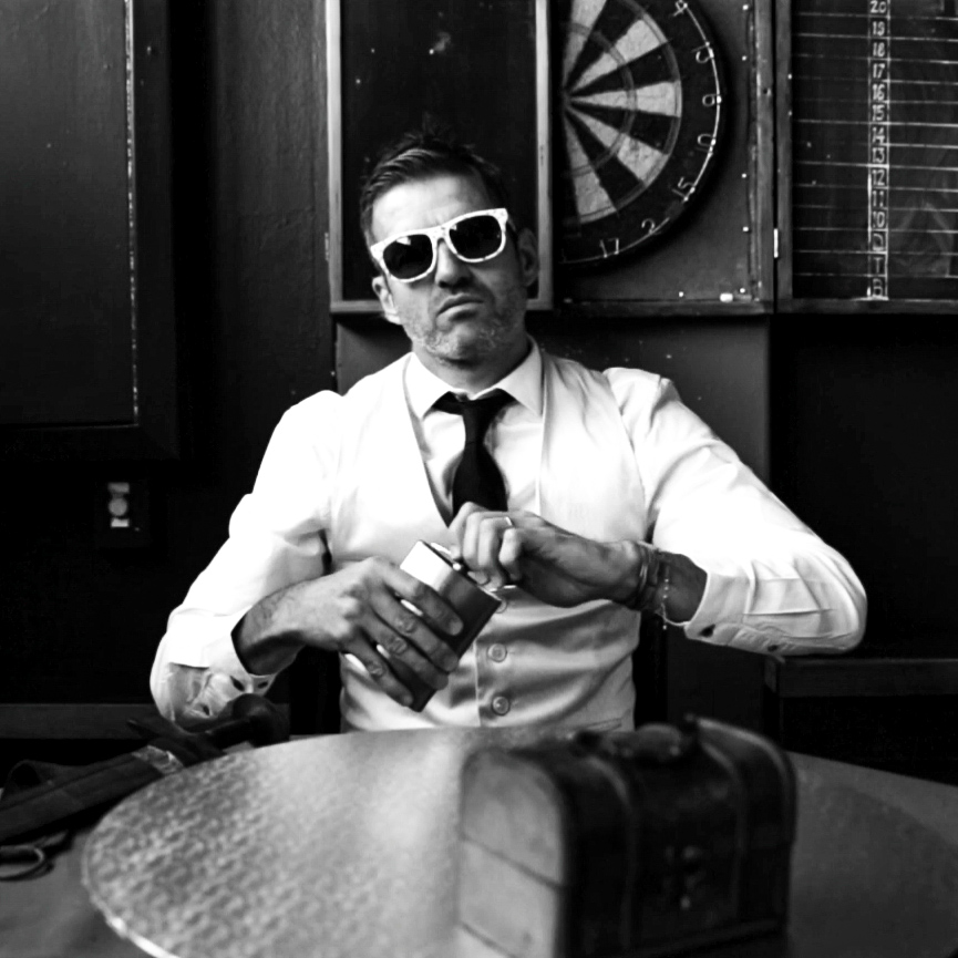 Music-Video-Pistols